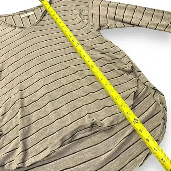Madewell Long Sleeve Stripe Pattern V-neck Beige Relaxed Fit High-Low Anthem Tee - Picture 12 of 16